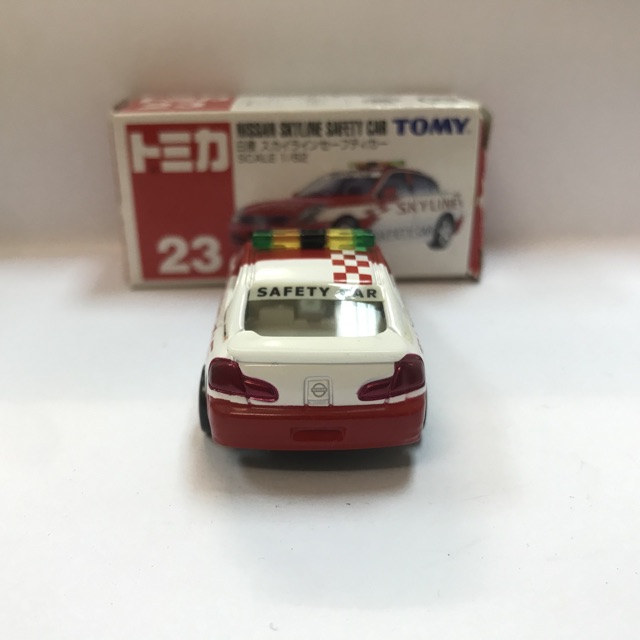 Xe mô hình cổ  - Tomica Nissan Skyline Safety Car