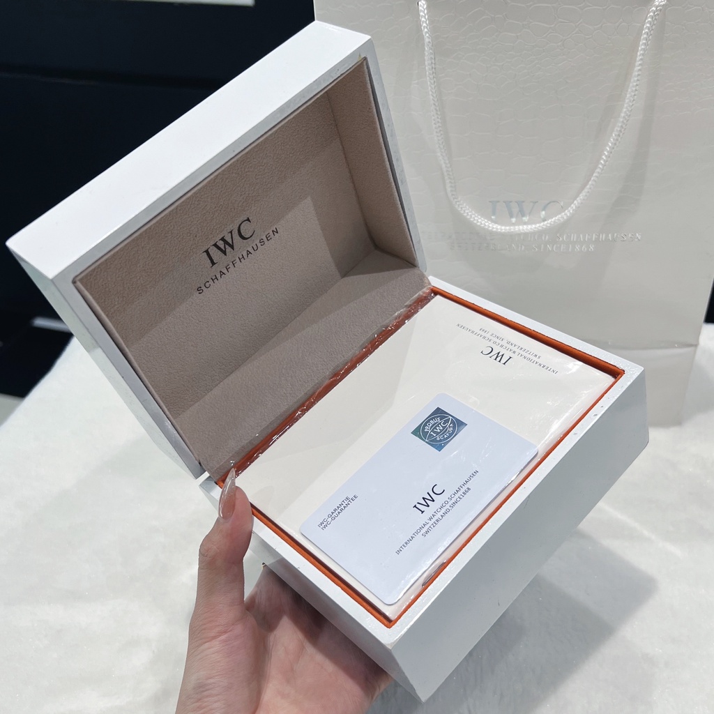 Hộp đồng hồ IWC nam nữ bằng gỗ kèm túi và sổ thông tin hãng