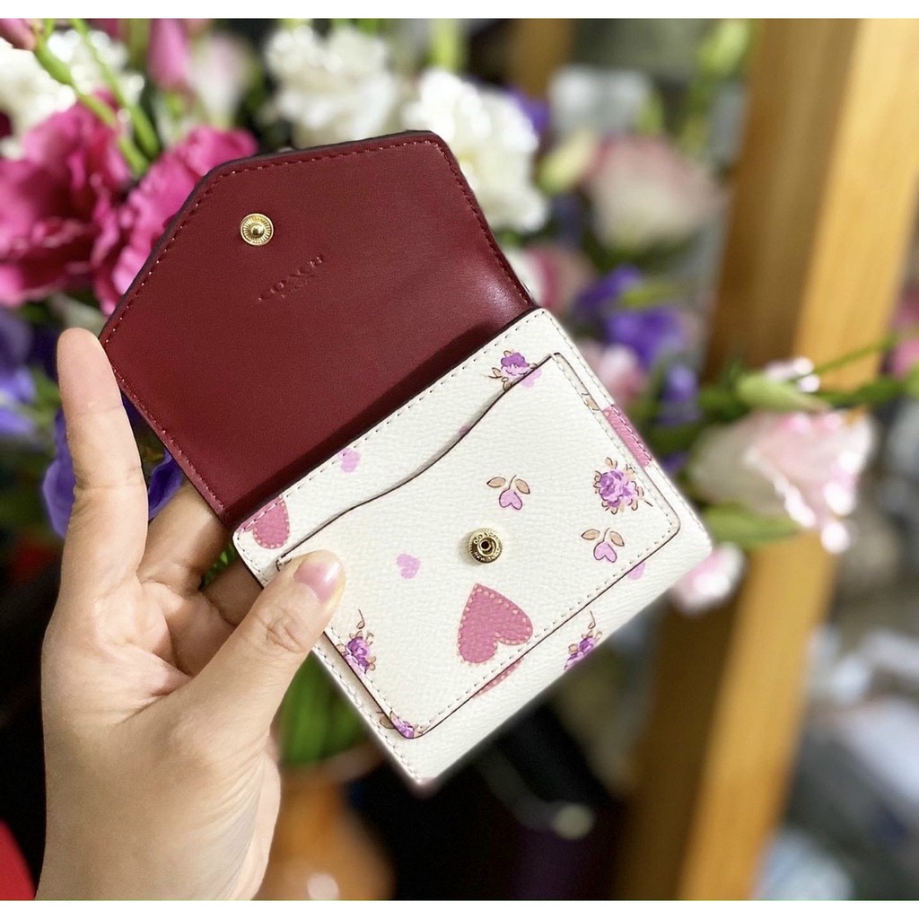 Ví cầm  tay Nữ COACH LOVE TRI-FOLD WALLET