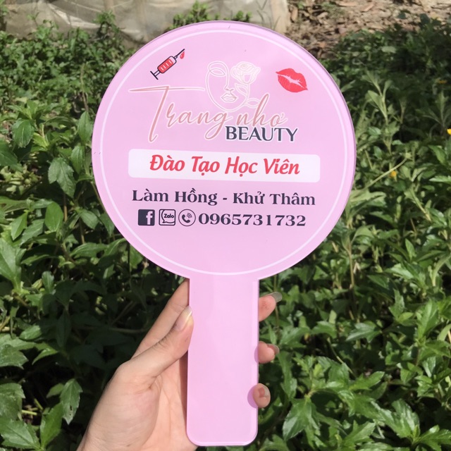 Bảng hiệu cầm tay xinh xắn