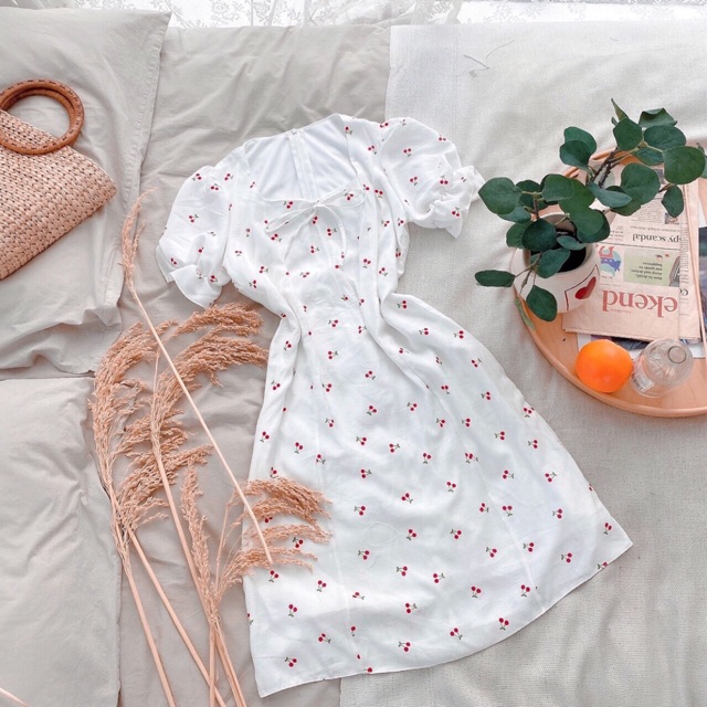 Đầm trắng xòe cherry đỏ tiểu thư xinh ngất ngây
