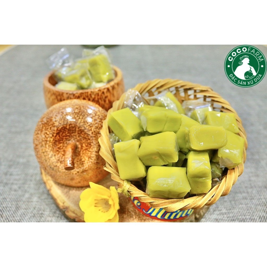 Kẹo dừa Cocofarm nguyên chất hương vị lá dứa, sầu riêng ít đường hộp 400gr