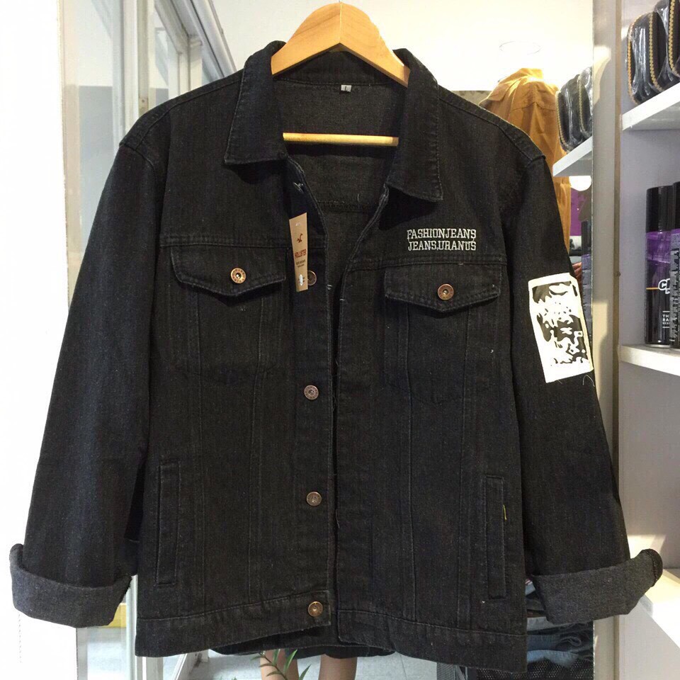 Áo Khoác Jean Nam màu đen chữ thêu Muradfashion, Áo Khoát Jeans chất bò cao cấp mẫu mới hot trend 2021 NT7904