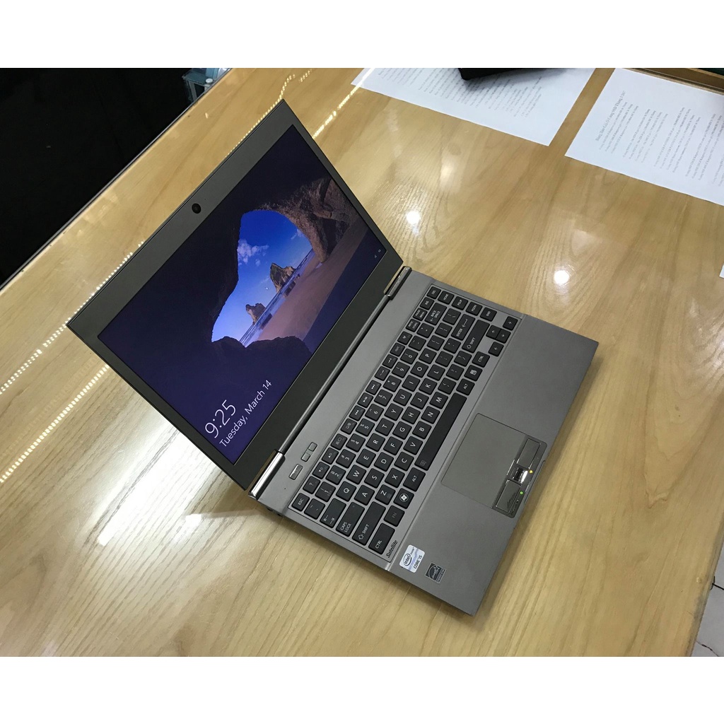 laptop Toshiba Z930 siêu mỏng - i5 3337u Ram 4G SSD 128G