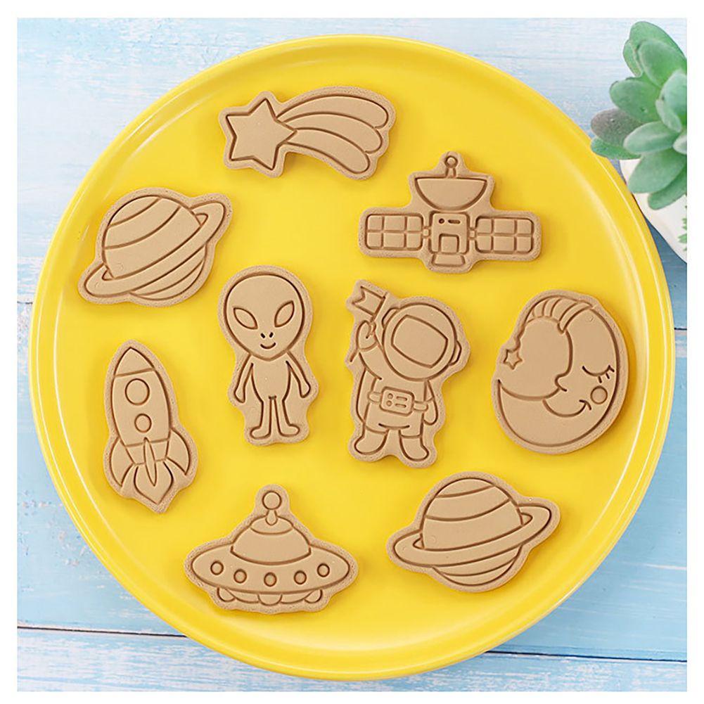 Set 8 Khuôn Làm Bánh Quy DIY Hình Hoạt Hình Đáng Yêu