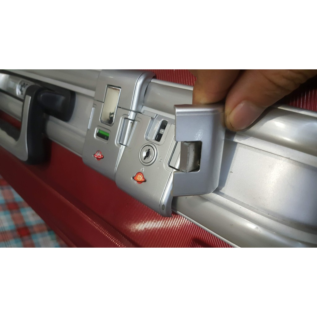 Khóa chốt cho vali khung nhôm bền đẹp chắc chắn
