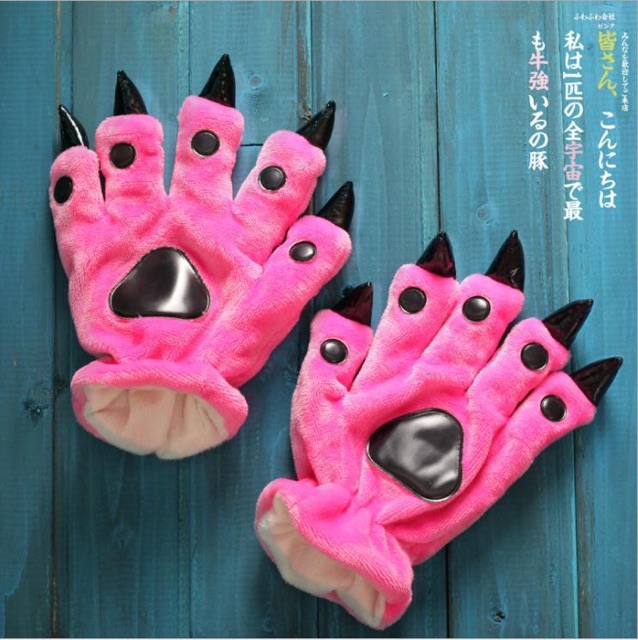 Găng tay móng vuốt