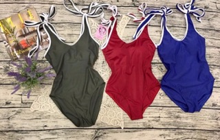 Bikini buộc nơ