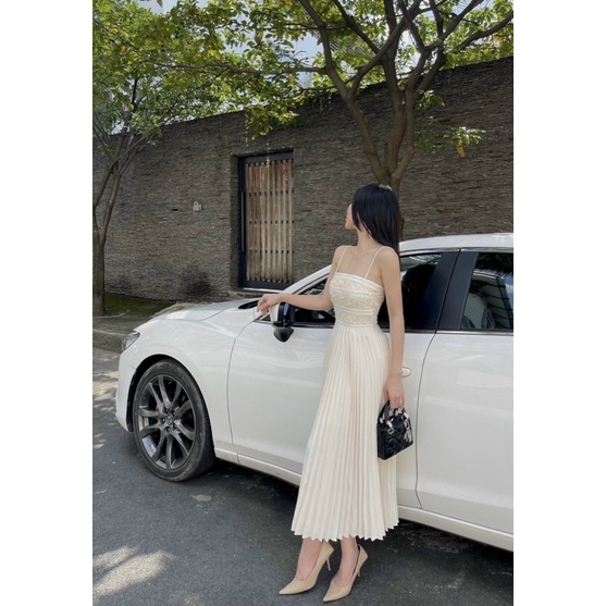Đầm maxi dập ly phối ren ngực màu trắng MIXIZ HOUSE
