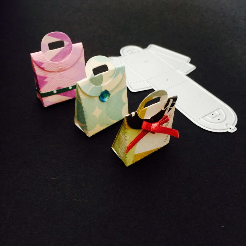 Khuôn Cắt Giấy Làm Từ Kim Loại Hình Hộp Đựng Thẻ Trang Trí Scrapbook