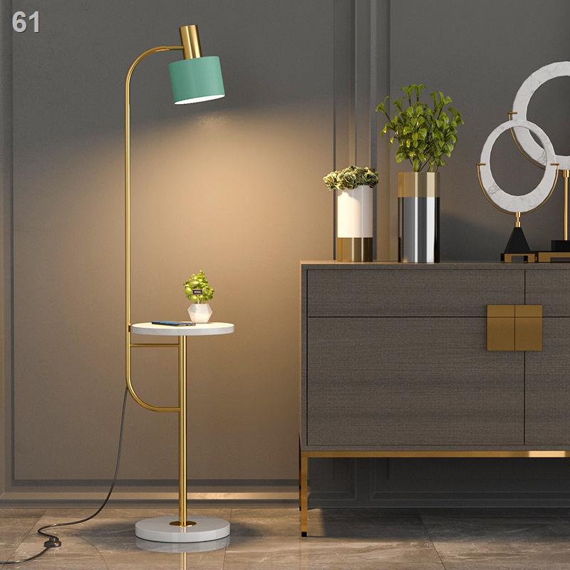Đèn sàn phòng khách ngủ kiểu Bắc Âu tối giản ánh sáng sang trọng ghế sofa nghiên cứu bàn cà phê tạo dọc