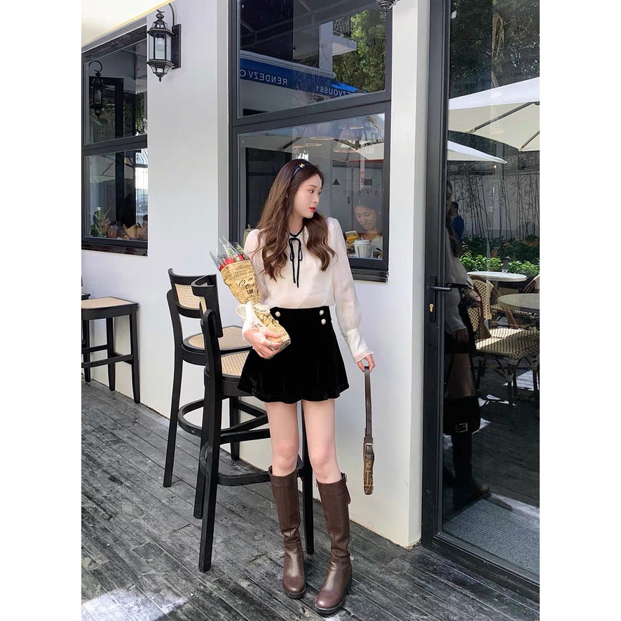 Quần Sooc Nhung Đính Khuy , Gỉa Chân Váy , Với Chất Liệu Cao Cấp , Siêu Xinh