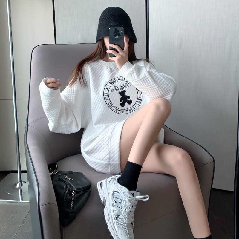 Áo sweater IELGY cổ tròn tay dài dáng rộng màu trắng phong cách Hàn Quốc