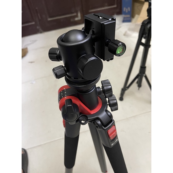 Chân máy ảnh M28A - Trục đứng vuông góc hỗ trợ quay video chuyên nghiệp
