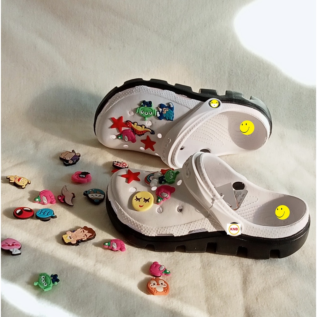 Dép Cross Cá Full tag Cao Cấp Đẹp Nhất Nam Nữ Tặng Kèm 12 Sticker Cross Siêu Hot màu trắng - đen