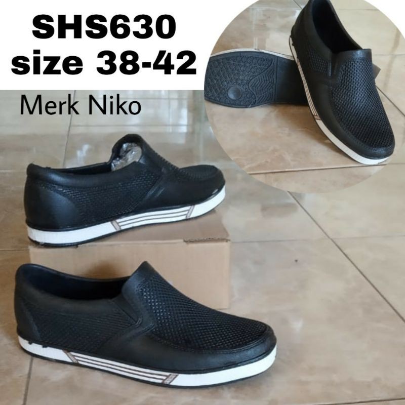 Giày Cao Su Màu Đen Nikko Shs630