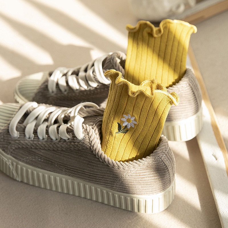 Tất ren WAFNHA D202 thêu hoa cổ vừa dễ phối đồ thời trang cao cấp cho nữ