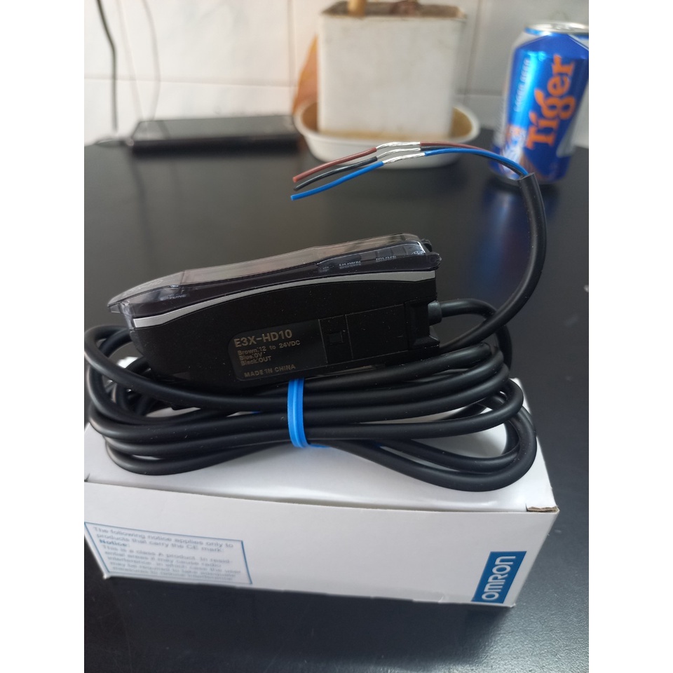 Cảm biến Omron E3X-HD10 2M