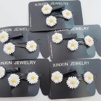 Set 3 kẹp và 1 cột tóc cúc họa mi