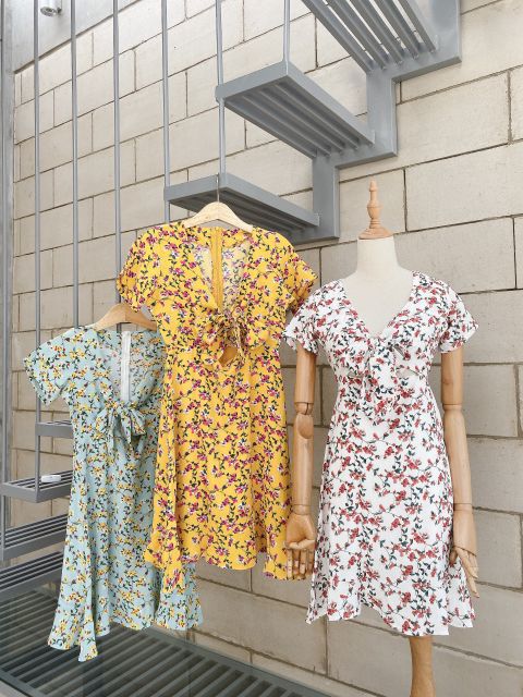 Đầm hoa nơ ngực