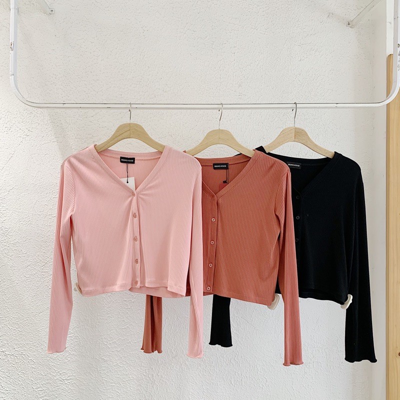 Áo Cardigan nữ form ngắn cổ V tay dài cài nút vải thun gân màu trắng, đen basic Monse Top - Sibling House