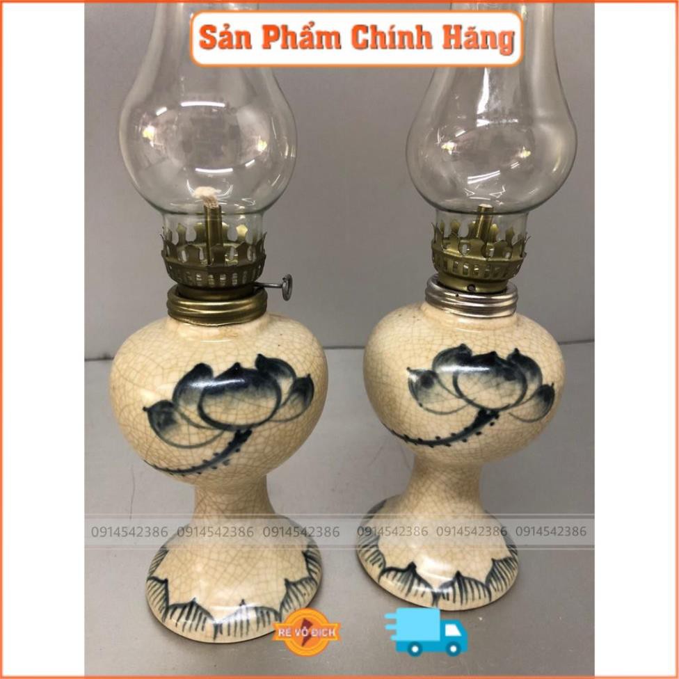 Đèn thờ. Đèn bàn thờ. Dùng dầu đốt, men rạn vẽ hoa sen. Combo 2 cái