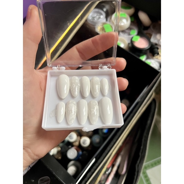 Nail box thiết kế hiệu ứng đám mây kèm keo và dũa