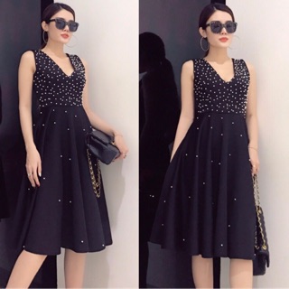 Đầm thiết kế nạm ngọc