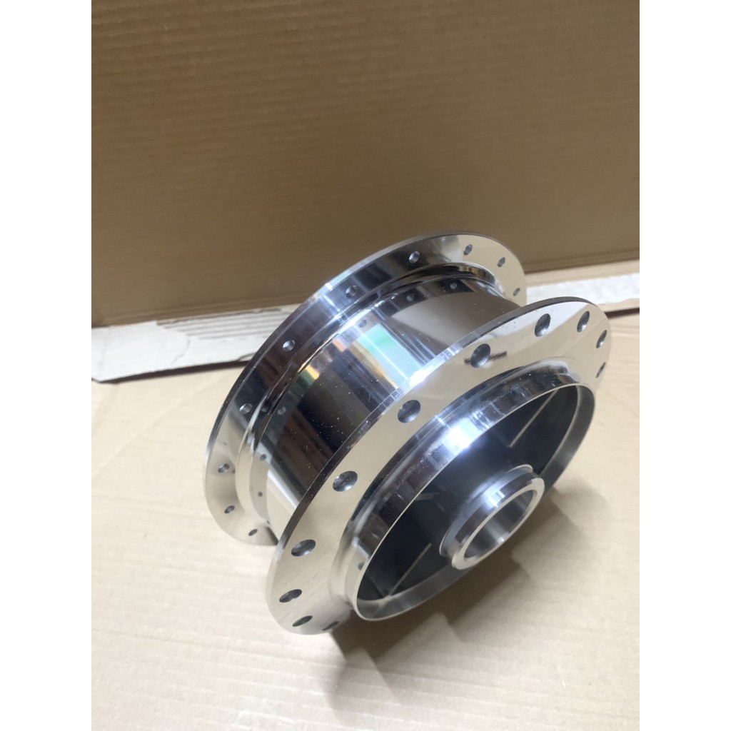 đùm mạ crom và má sau sirus