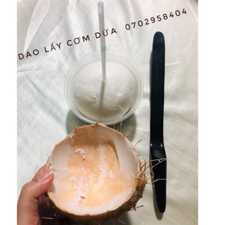 (Ảnh thật) Dao lóc cơm dừa nguyên quả vẫn giữ được nước bên trong
