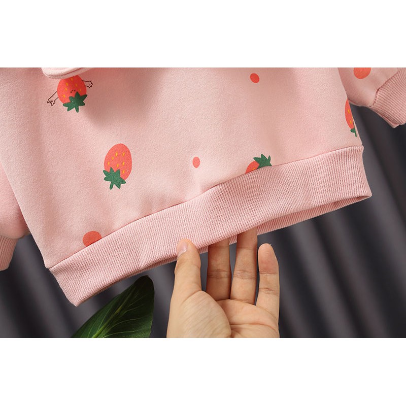 Áo hoodie lót nhung mịn hình dâu tây bé gái size 7-14kg (HÀNG QCCC) AT04