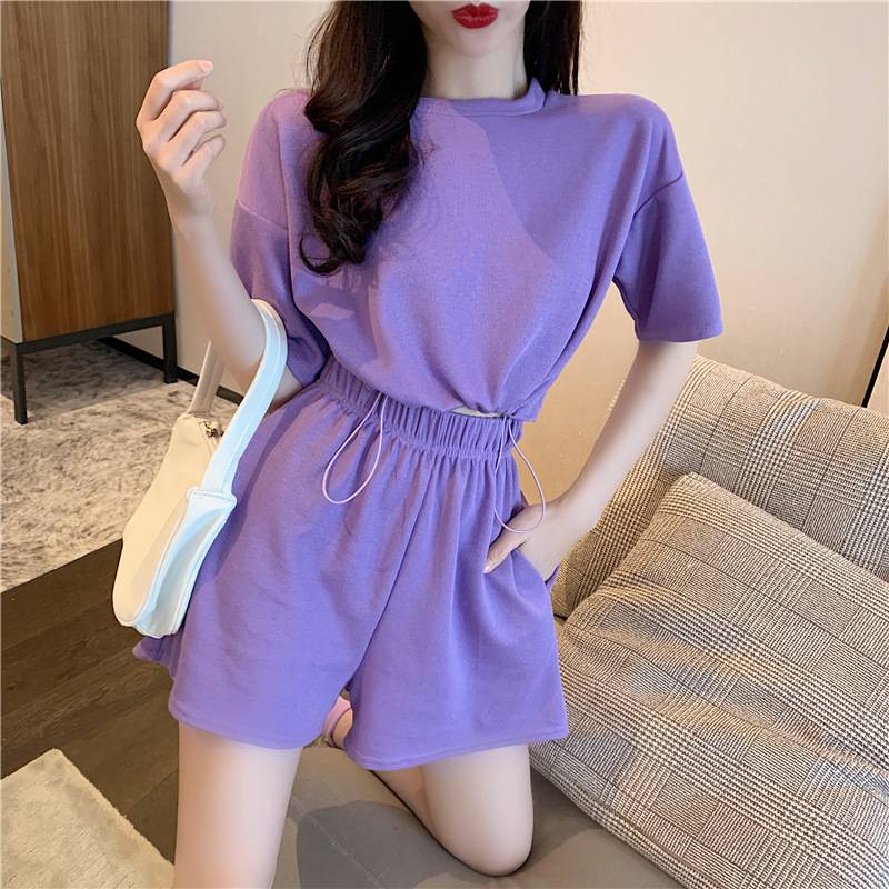 Set đồ gồm áo thun ngắn tay và quần short ống rộng thời trang dành cho nữ