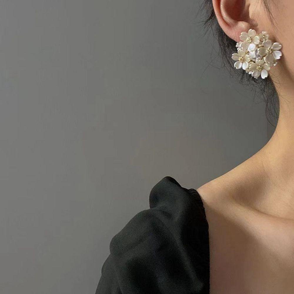 Khuyên Tai Hình Vỏ Sò Bằng Hợp Kim Đơn Giản Phong Cách Hàn Quốc Cho Nữ