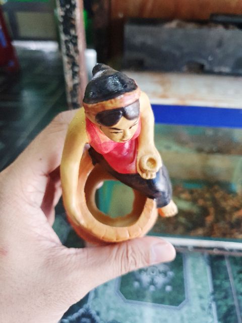 CÔ TẤM TRANG TRÍ HỒ CÁ NON BỘ RỘNG CAO 11CM RỘNG 7CM