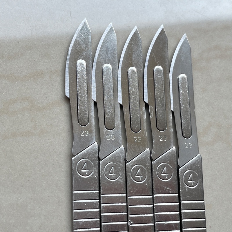Cán dao mổ số 4 tặng kèm 10 lưỡi dao mổ số 23, trạm khắc bằng inox dùng để mổ, cắt gọt, trạm chổ và sửa chữa điện thoại