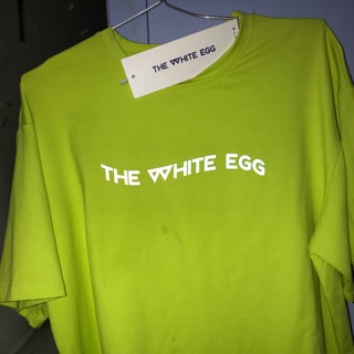 Tee the white eggggg