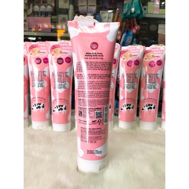 Gel tẩy tế bào chết toàn thân Cathy Doll White Milk Shine 320ml | BigBuy360 - bigbuy360.vn