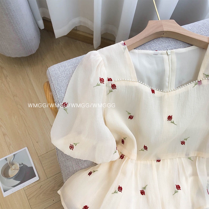 Áo Kiểu Nữ Ngắn Tay Cổ Vuông Thêu Hoa Thời Trang