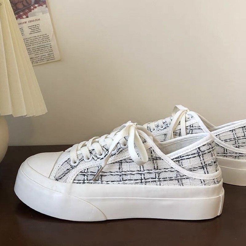 Giày thể thao đế bánh mì đeo 2 kiểu, giày đạp gót đế cao 3p