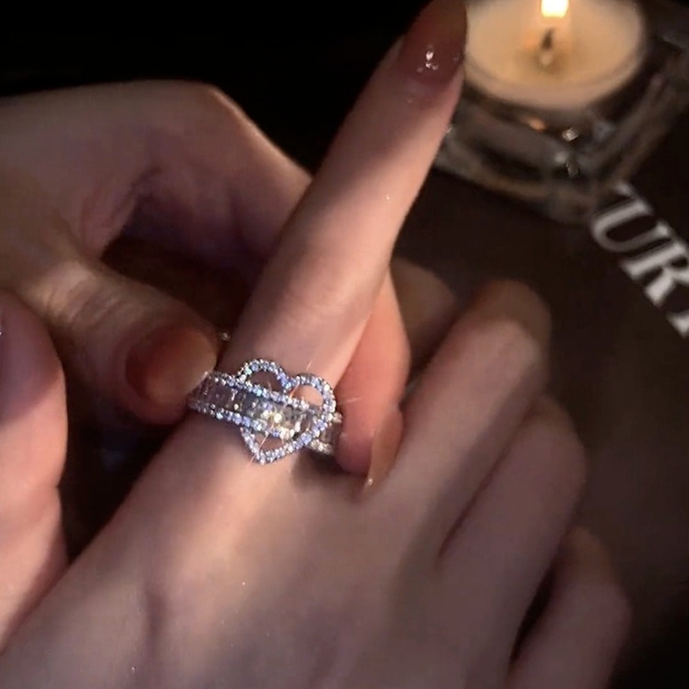 Nhẫn Mặt Trái Tim Đính Đá Zircon Sang Trọng Cao Cấp