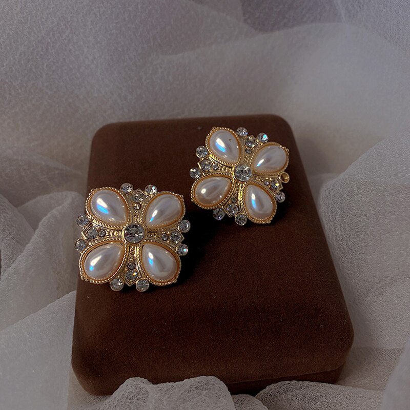 Đôi Khuyên Tai Đính Đá Phong Cách Cổ Điển Cho Nữ