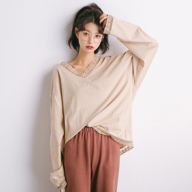 [M31] Áo thun cổ V phối ren EAL