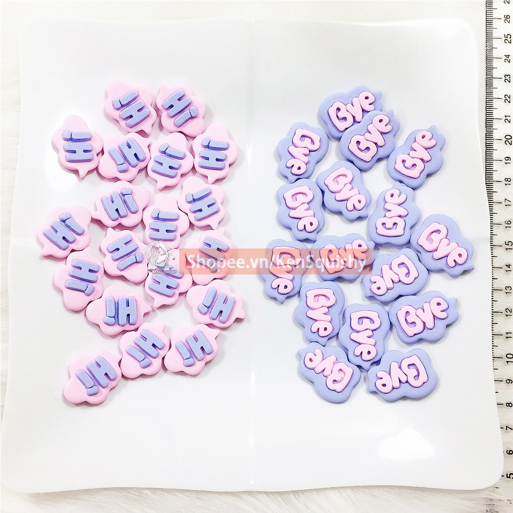 Charm Logo Hi &amp; Bye Trang Trí Slime / Ốp Điện Thoại / Mô Hình / Gắn Dép