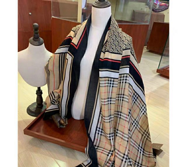 Khăn đi phượt hoạ tiết nhiều kiểu xinh xắn - Khăn choàng boho thổ cẩm đi biển