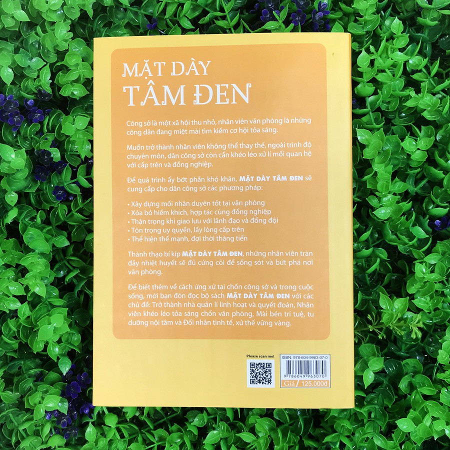 Sách - Mặt Dày Tâm Đen - Nhân Viên Khéo Léo Tỏa Sáng Chốn Văn Phòng (Kèm Bookmark)