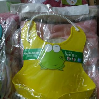 2 Yếm máng cho bé