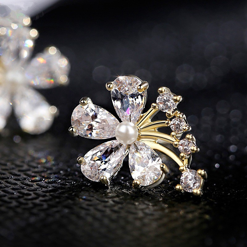 Đôi Bông Tai Dáng Dài Tạo Hình Hoa Cúc Thời Trang Cho Nữ