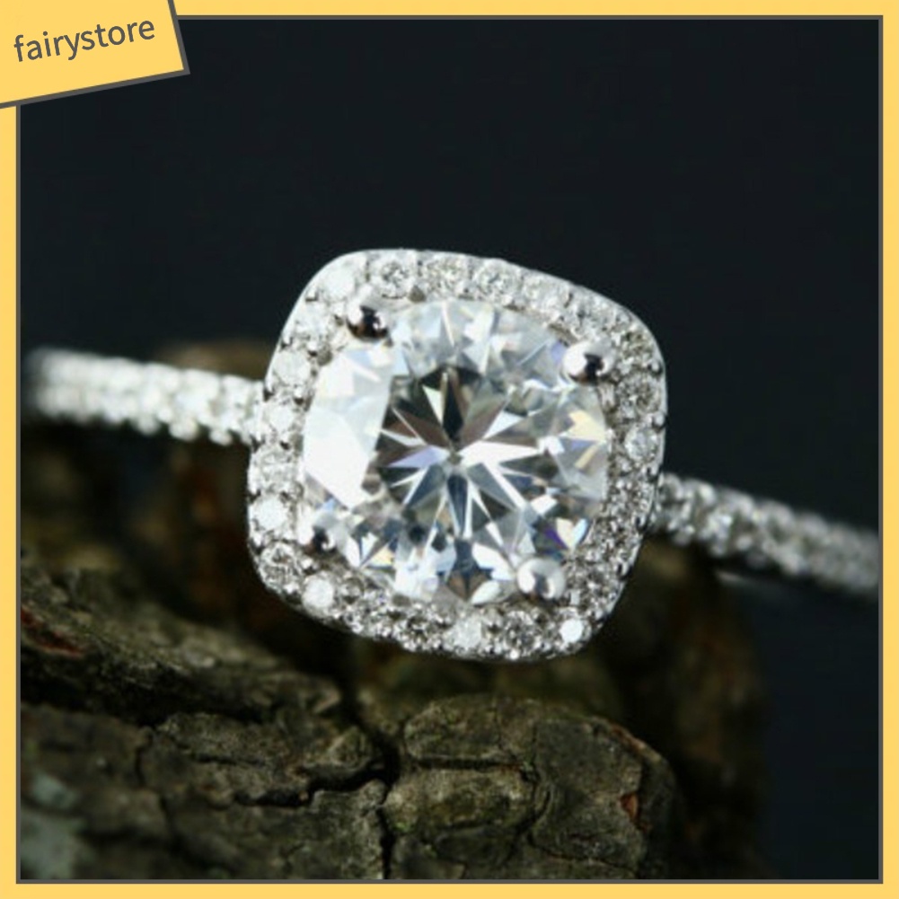 Nhẫn đính đá pha lê sang trọng cho nữ