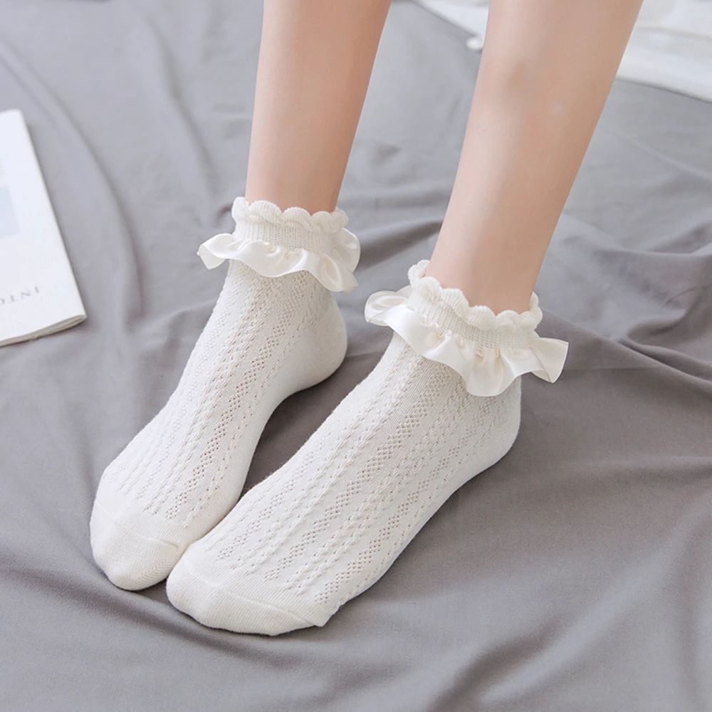 Đôi vớ ngắn bằng vải cotton mềm mại họa tiết trái tim dễ thương cho nữ