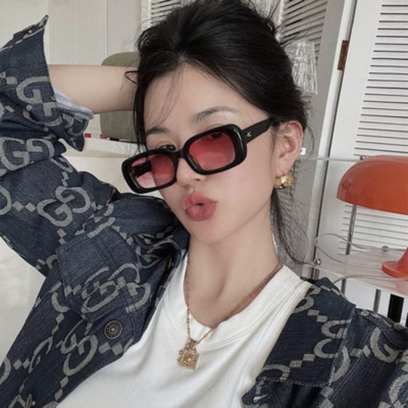 Kính Mát Gọng Vuông Nhỏ Chống Tia UV Màu Sắc Ngọt Ngào Thời Trang Mùa Hè